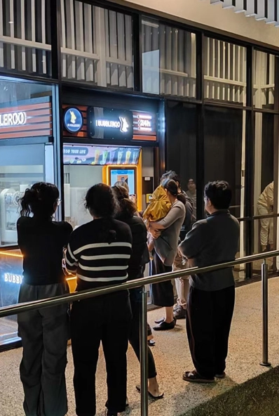 الذوق الفرنسي لآلات بيع الشاي بالحليب الفوز على العملاء